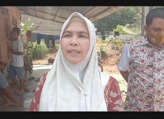 Hj Hasmeri Hamulian DPRD Dapil 1 Jenguk dan Berikan Bantuan Untuk Keluarga Zahra
