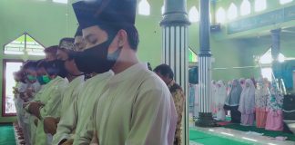 Setelah Fhoto dan Video Coret Baju Kelulusan Viral, Siswa SMAN 1 Kunto Darussalam Gelar Shalat Taubat