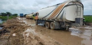 Jalan Rusak Parah di Bonai Darussalam, Masyarakat Nilai Pemprov Riau Tutup Mata dan Telinga