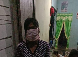TEBAR KEBAIKAN, Polsek Tandun Salurkan Sembako Kepada Terlapor Pencurian Buah Sawit di PTPN V