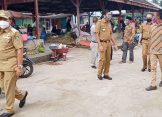 KUNKER, Bupati Rohul Salurkan Dana BLT ke Warga Desa Rambah Hilir