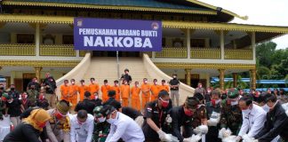 Musnahkan BB di Kantor LAM, Kapolda Riau : Mari Sama-Sama Berantas Narkoba
