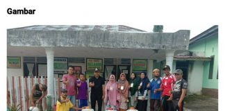 Mahasiswa Kukerta Relawan Covid-19 UNRI Desa Koto Tuo SEMPROT Desinfektan