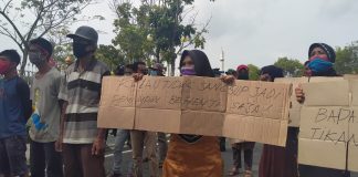 Tidak Terima Bantuan Covid-19, IRT Hingga Janda Ikut Gelar Aksi di Depan Kantor Bupati Rohul