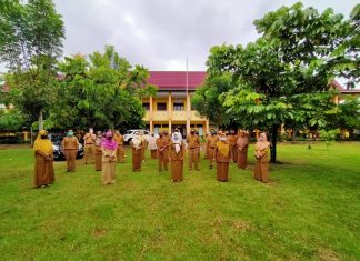 Hari Pertama Masuk Sekolah, SMP N 1 Rambah Masih Belajar Melalui Daring