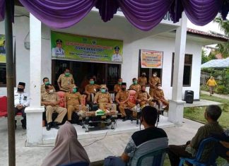 Penyerahan BLT di Desa Tangun Disaksikan Langsung Bupati Rokan Hulu