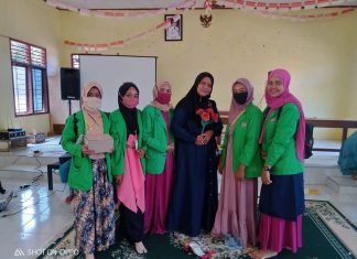 Kreatif, Mahasiswa KKN UPP Kelompok 34 Desa Kumain Tandun, Ajak Masyarakat Daur Ulang Sampah