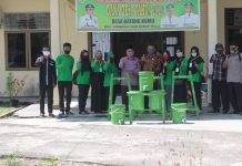 Sambut Idul Adha Ditengah Pandemi, Mahasiswa KKN UPP Desa Batang Kumu Bagikan Tempat Cuci Tangan