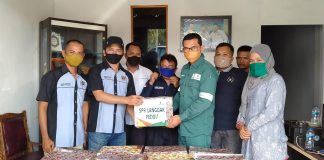 Jalin Silaturahmi dan Berbagi Ditengah Covid-19, PT SPR Langgak Sambangi Kantor PWI Rohul