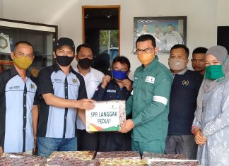Jalin Silaturahmi dan Berbagi Ditengah Covid-19, PT SPR Langgak Sambangi Kantor PWI Rohul