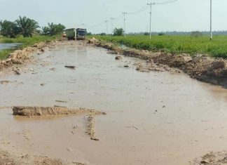 Lalin Provinsi di Bonai Darussalam Rusak Parah, Mulyadi : Seperti Dodol