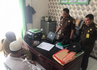 Datangi Kantor Kejari Rohul, Kades Bonai Kembalikan Dana Desa Sebesar Rp.44.033.000