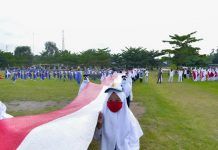 HEBOH, Bendera Merah Putih Anyaman Ibu PKK Desa Kepenuhan Hilir Meriahkan Kemerdekaan Republik Indonesia ke 75