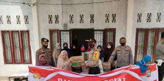 Peringati HUT RI ke 75, Polres Rohul Berbagi Kepada Warga Panti