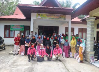Fakultas Hukum UPP Berikan Bansos ke Masyarakat Desa Suka Maju