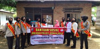 Peringati HUT Polwan Ke 72, Belasan Polisi Wanita Polres Rohul Berbagi Sembako
