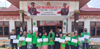 KKN Berakhir, Mahasiswa UPP Berbagi Sembako Kepada Masyarakat