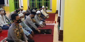 Jelang Pilkada, Kapolres Rohul Jalin Silaturrahmi Dengan Shalat Subuh Berjamaah