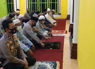 Jelang Pilkada, Kapolres Rohul Jalin Silaturrahmi Dengan Shalat Subuh Berjamaah