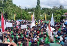 Aksi Penolakan UU Tenaga Kerja di Rohul Berakhir Ricuh