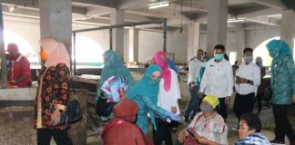 Bersahaja, TP PKK Provinsi Riau Salurkan 10.000 Masker Kepada Masyarakat Rohul