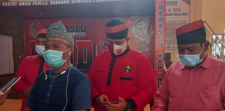 Datangi Kantor Bawaslu Rohul, Laksmana Hery : Tindaklanjuti Kecurangan Pilkada