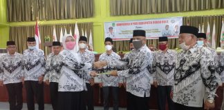 Dr Adolf Bastian Terpilih Kembali Sebagai Ketua PGRI Rohul
