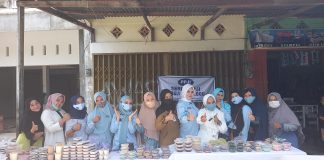 Masyarakat Pasir Pengaraian SERBU Makanan dan Minuman Serba Lima Ribu