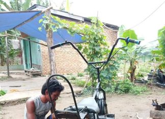 Tamat SD, Pria di Rohul Ciptakan “Motor Kancie” Dari Barang Bekas