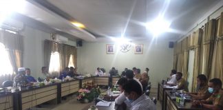 Anggota DPRD Budi Suroso Gebrak Meja Saat Hearing Dengan PT Hutahaean