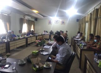Anggota DPRD Budi Suroso Gebrak Meja Saat Hearing Dengan PT Hutahaean