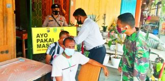 TNI POLRI di Rohul Kompak Beri Sosialisasi Prokes Secara “Door To Door”