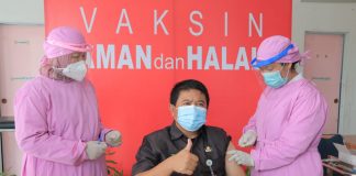 Sekda Rohul Suntik Vaksin Sinovac Tahap Kedua