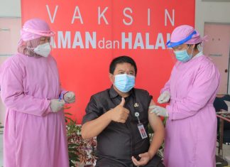 Sekda Rohul Suntik Vaksin Sinovac Tahap Kedua