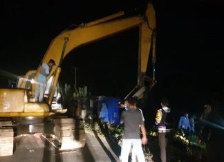 Mobil Bergerak Sendiri, Sopir Tewas Tertimpa Truk di Wilayah Pemakaman Raja-Raja Rambah