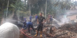 Dua Unit Rumah di Desa Rambah Hilir Ludes Dilahap Si Jago Merah