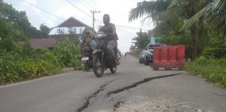 Jalan Retak dan Rawan Longsor, Tokoh Masyarakat Minta Pemkab Rohul Lakukan Perbaikan