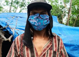 Derita Si Miskin Tinggal di Hutan Beratap Gubuk Terpal