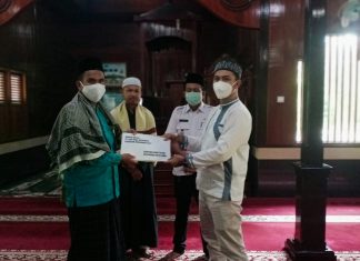 PT EDI PEDULI, Berbagi Kepada Fakir Miskin, Anak Yatim dan Bantuan Fasilitas Masjid