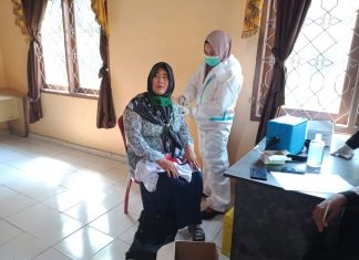 Masyarakat Desa Bangun Purba Timur Dapat Giliran Divaksinasi Covid-19