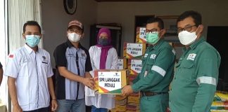 Peduli Sesama, PT SPR Langgak Berbagi Dengan Anggota PWI Rohul