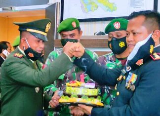 Peringati HUT Bhayangkara ke 75, TNI Beri Kejutan ke Kapolres Rokan Hulu