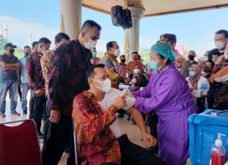 Pemkab Rohul Laksanakan Vaksinasi Bagi ASN, Wabup Ikut Disuntik Vaksin