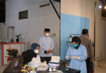 Asyik Nongkrong di Cafe, Seorang Pengunjung Tak Sadar Positif Rapit Tes Antigen