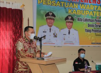 Hadiri Konferensi V PWI Rohul, Wabup : Awak Media Sebagai Kontrol Sosial
