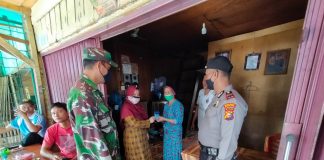 Tekan Penyebaran Covid-19, Polres Rohul Bagi Obat-Obatan ke Pasien Isoma