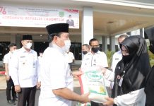 Dukung Petani Lokal Dalam Distribusi Boreh Sawah, Bupati H. Sukiman : Kita Beli Dengan Harga Lebih Mahal