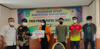 Bupati Rohul Lepas Atlet Asal Negeri Seribu Suluk Ikuti PON XX di Papua