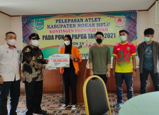 Bupati Rohul Lepas Atlet Asal Negeri Seribu Suluk Ikuti PON XX di Papua