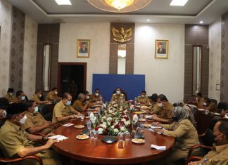 Gelar Rapat Evaluasi Kinerja OPD, Bupati H. Sukiman Harap Kepala OPD Bisa Menjadi Contoh Bagi Bawahannya